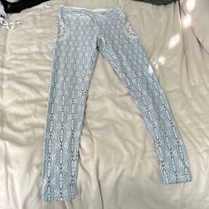 Wolven Aquarius Ruched Crossover Legging gently used